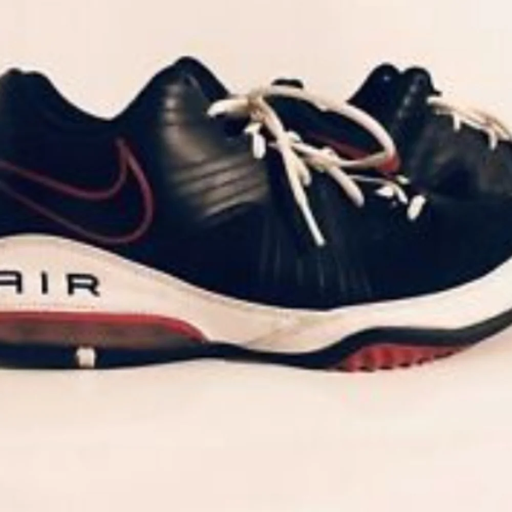 USED MENS NIKE MAXAIR SNEAKERS
